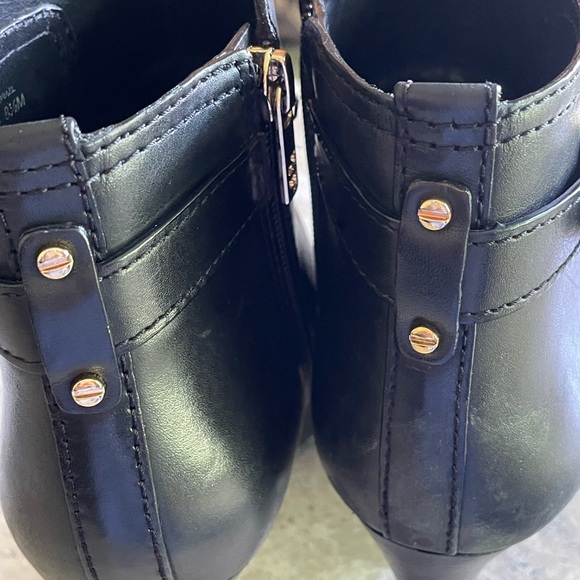 Tory Burch Bristol Black Leather Bootie Gold Logo 8 1/2 - Picture 13 of 14